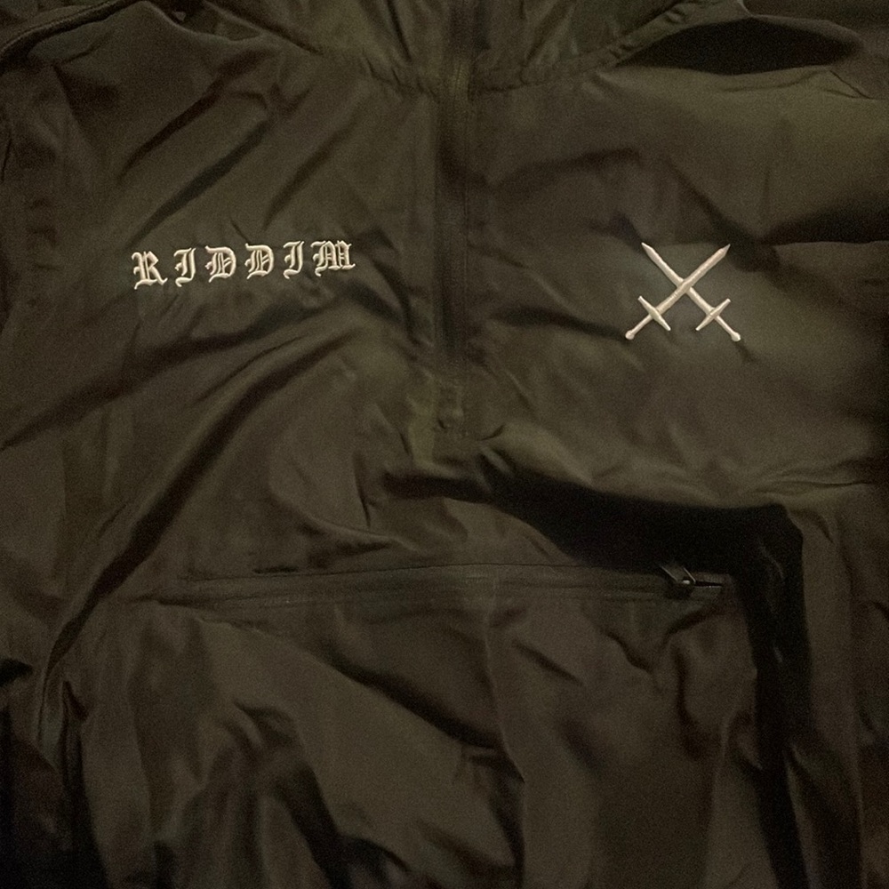 Black Women Cropped Windbreaker Riddim !